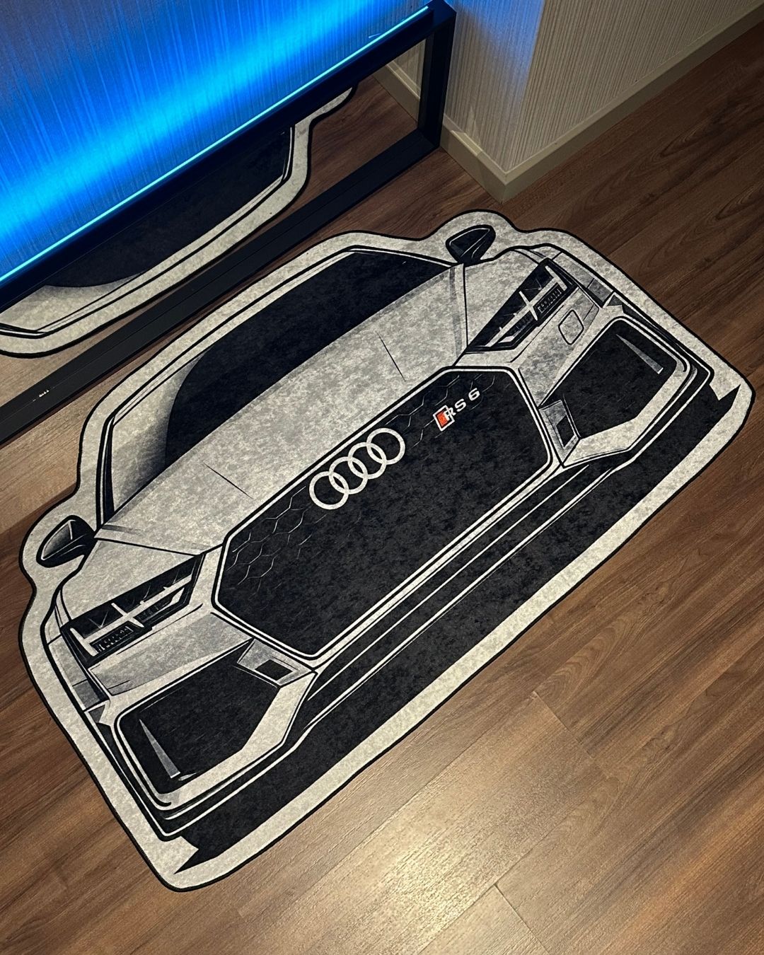 Audi RS6 - Özel Tasarım Halı