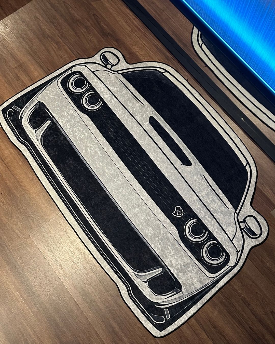 Dodge Challenger White - Özel Tasarım Halı