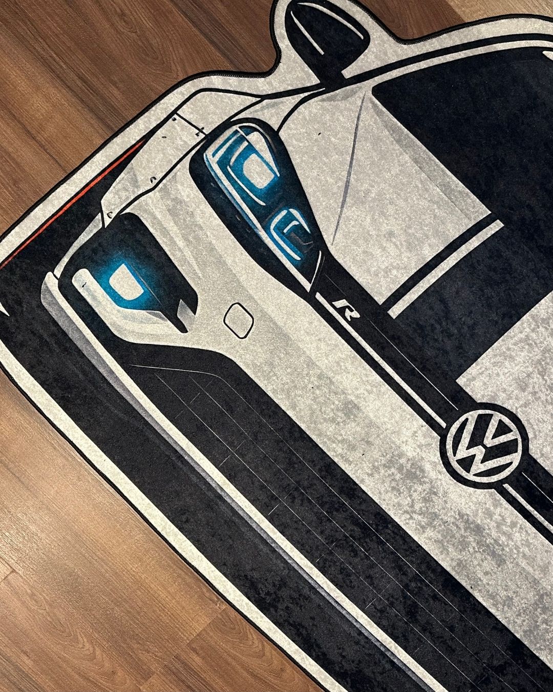 VW Golf R Line - Özel Tasarım Halı