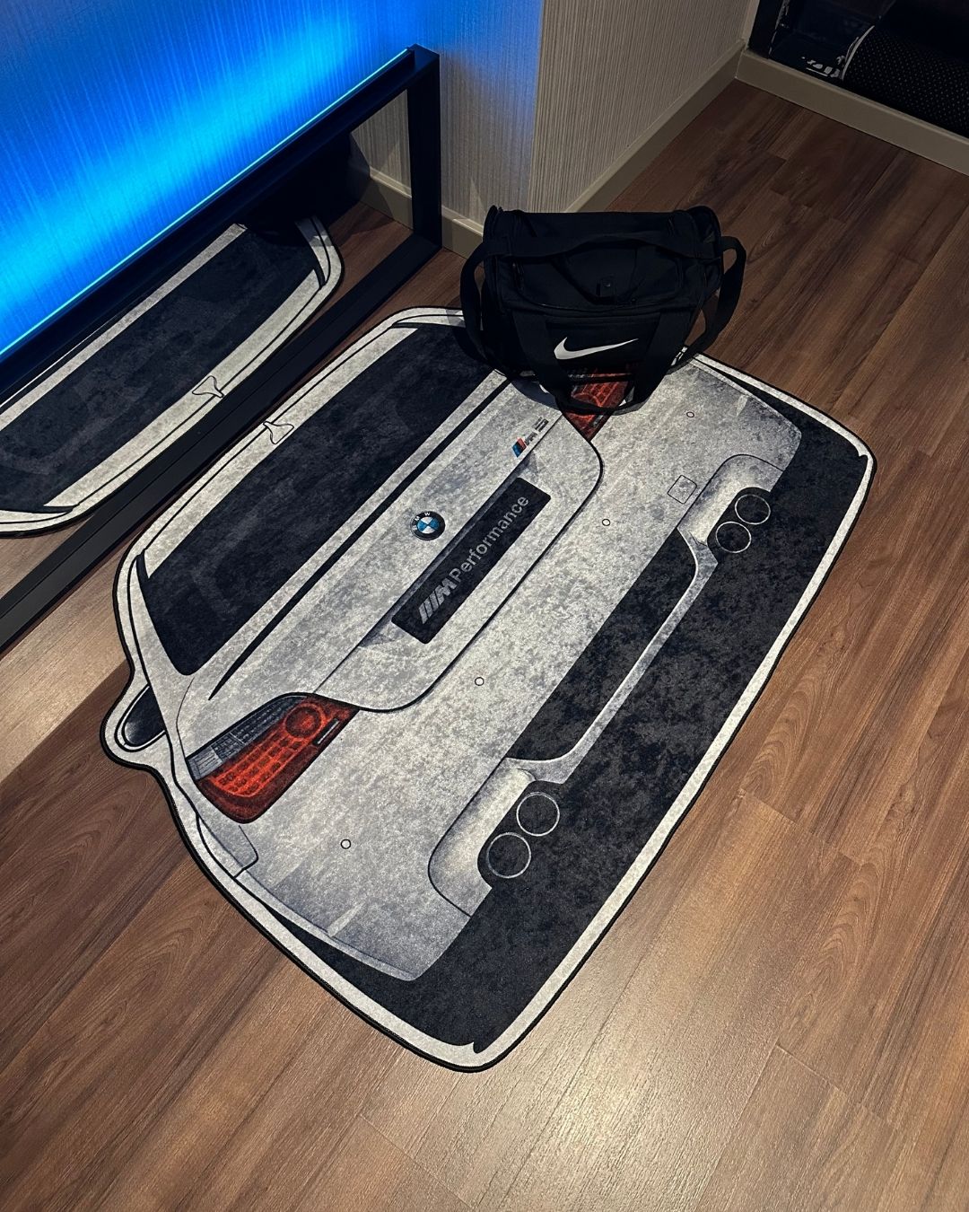 BMW M5 E60 Arka Stop - Özel Tasarım Halı