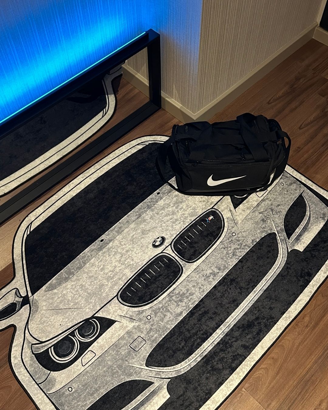 BMW M5 E60 Face - Özel Tasarım Halı