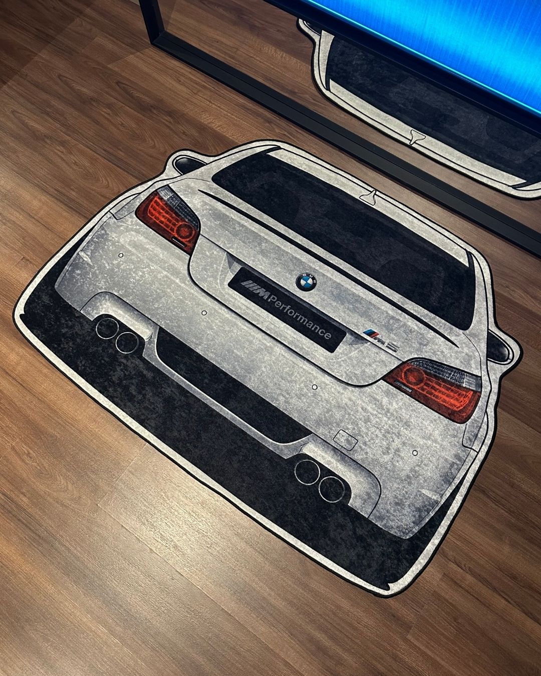 BMW M5 E60 Arka Stop - Özel Tasarım Halı