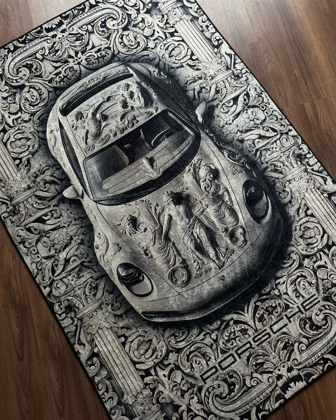 Porsche Concept X Antique - Heykel Motifli Halı