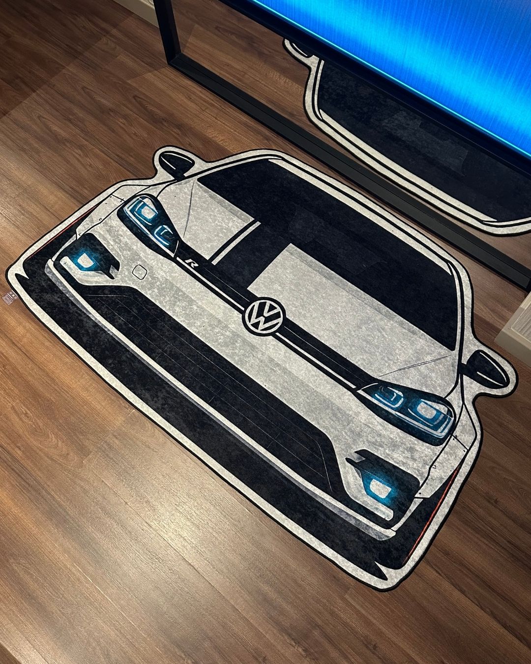 VW Golf R Line - Özel Tasarım Halı