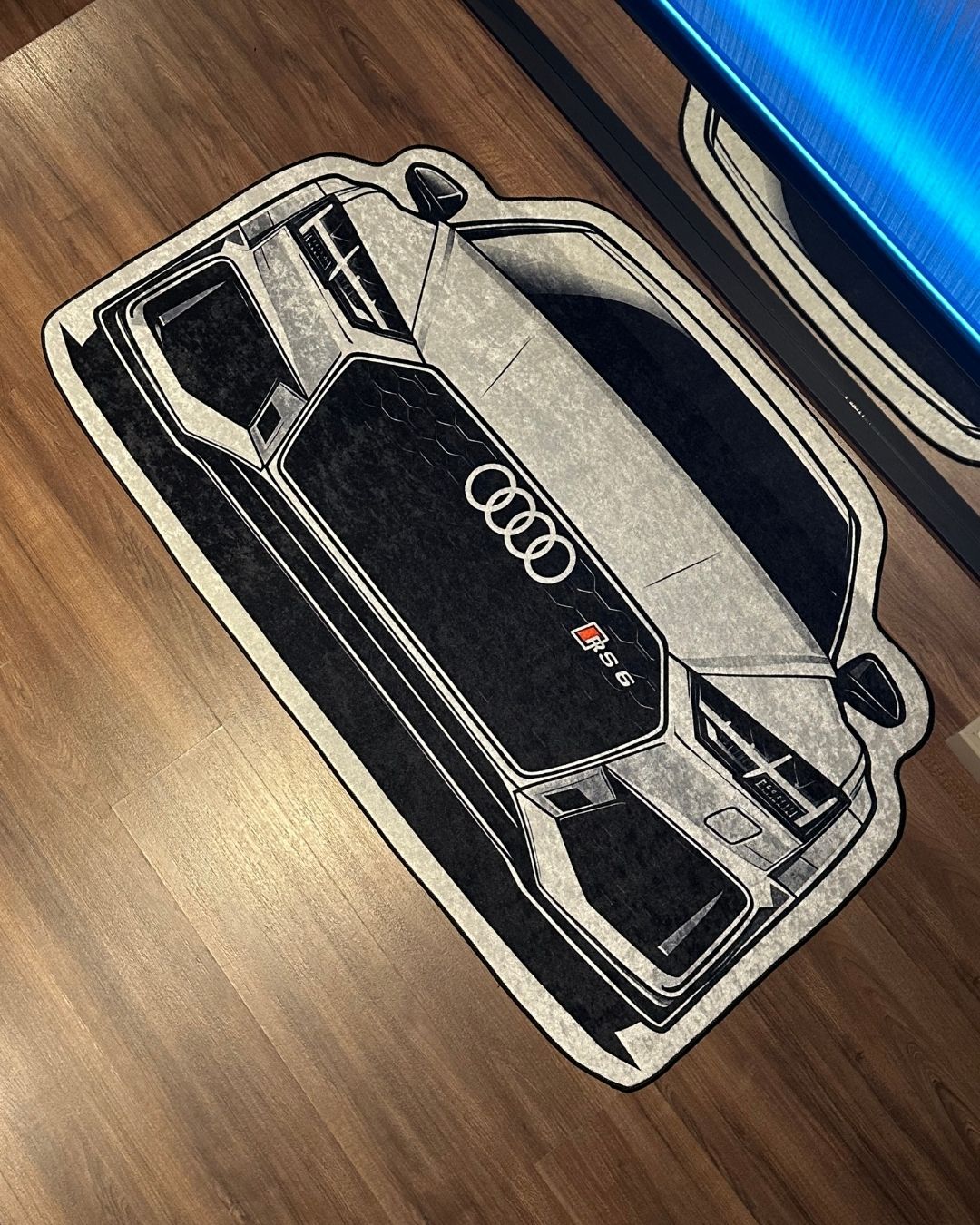 Audi RS6 - Özel Tasarım Halı