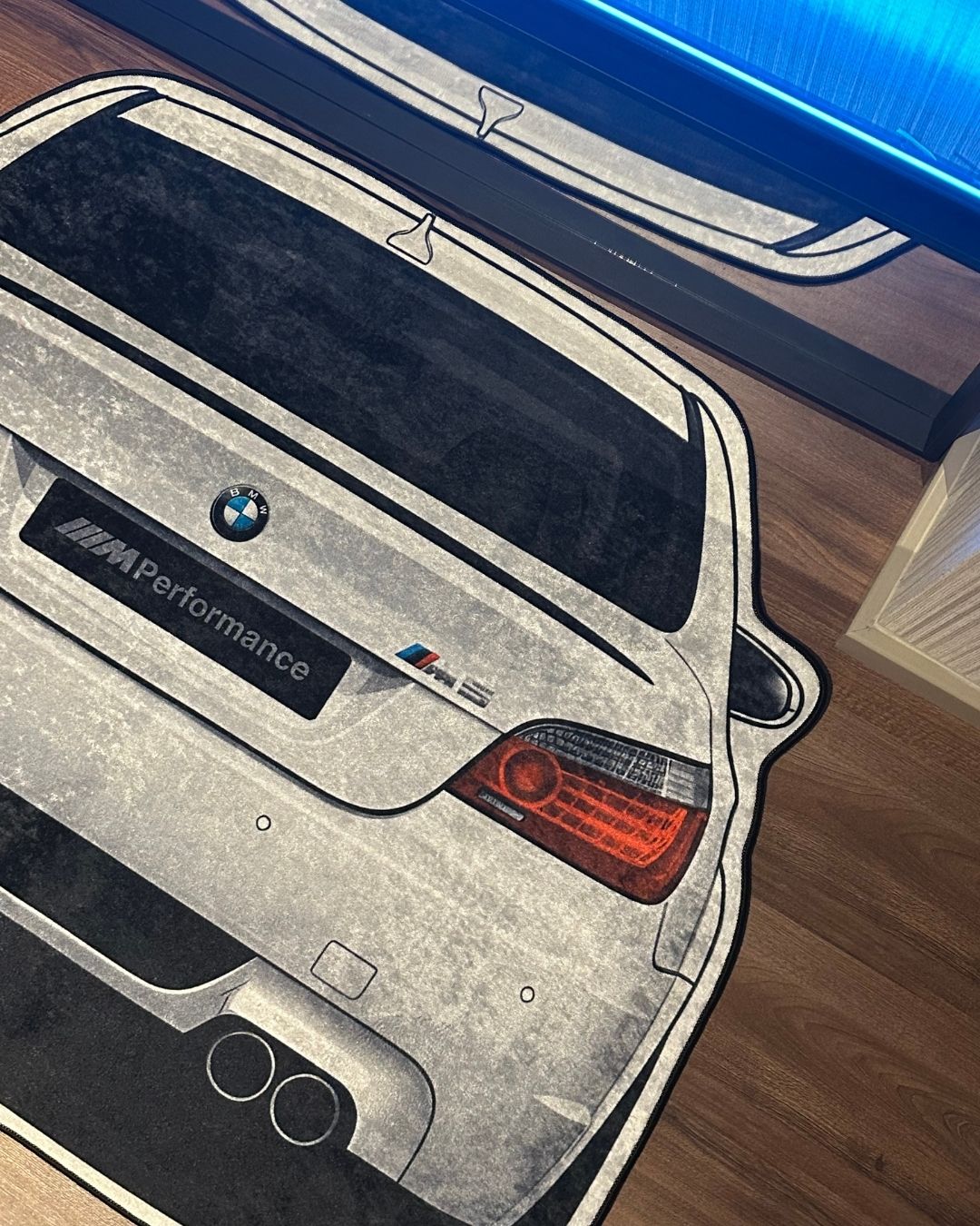 BMW M5 E60 Arka Stop - Özel Tasarım Halı
