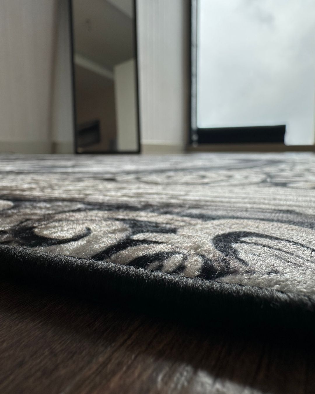 Porsche Concept X Antique - Heykel Motifli Halı