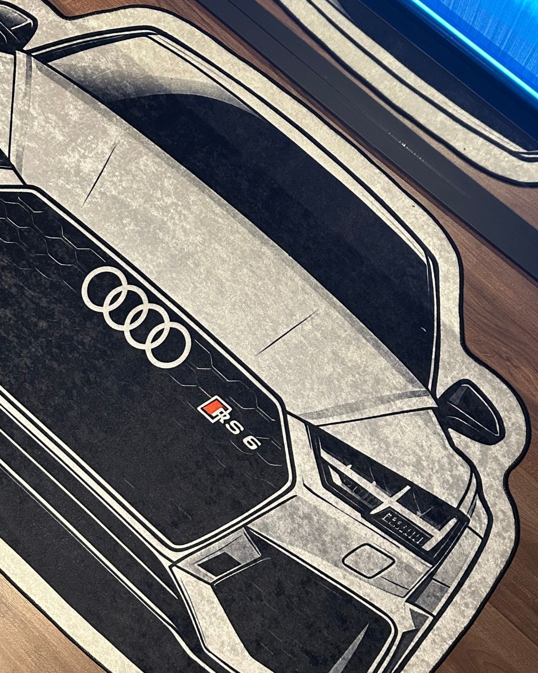 Audi RS6 - Özel Tasarım Halı