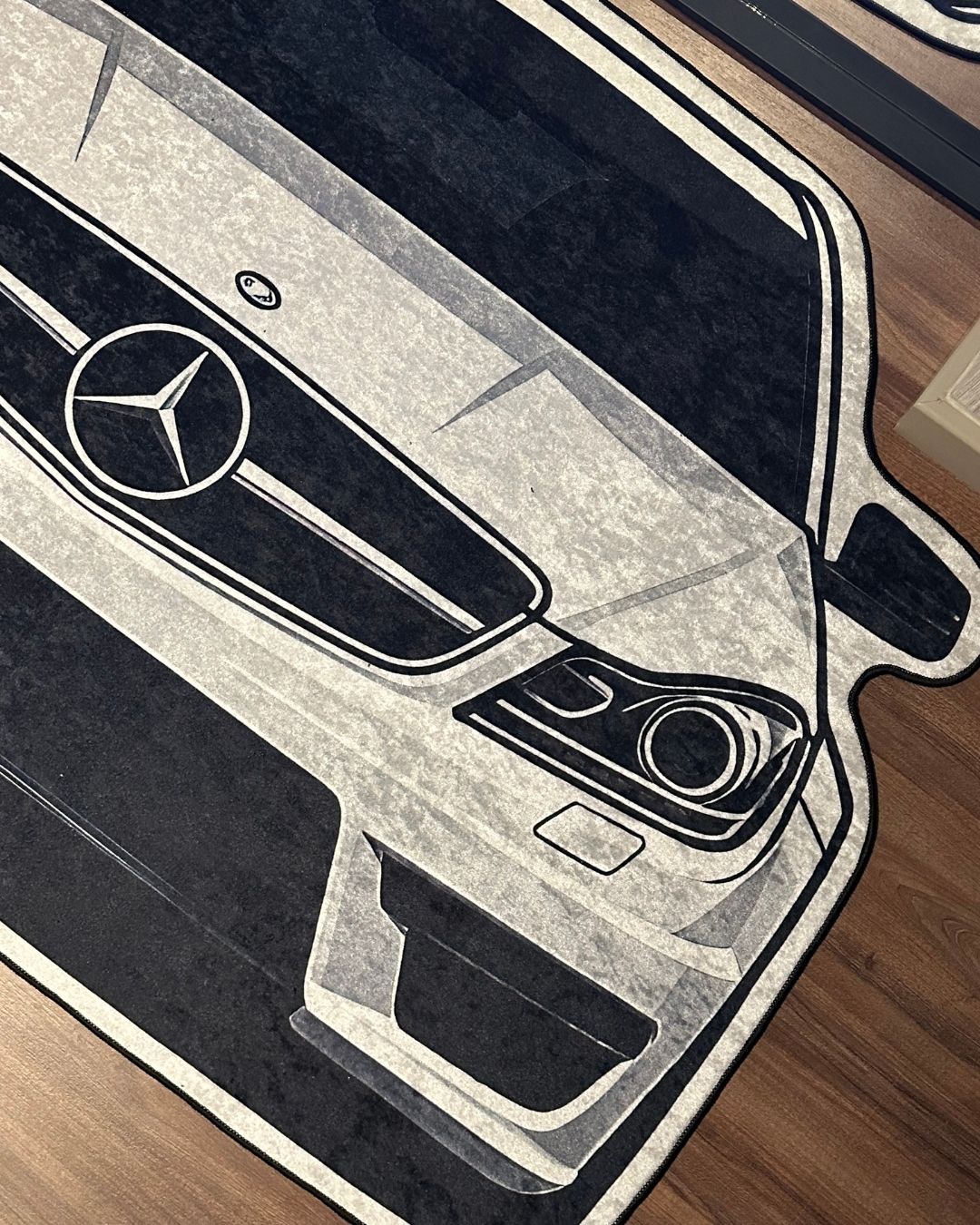 Mercedes C63 AMG - Özel Tasarım Halı