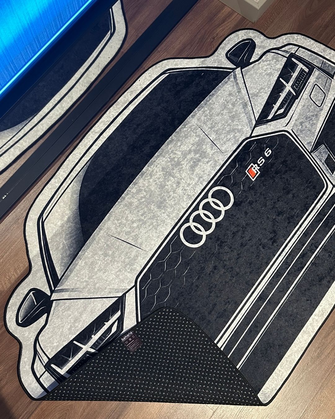 Audi RS6 - Özel Tasarım Halı