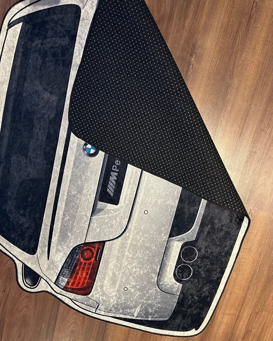 BMW M5 E60 Arka Stop - Özel Tasarım Halı