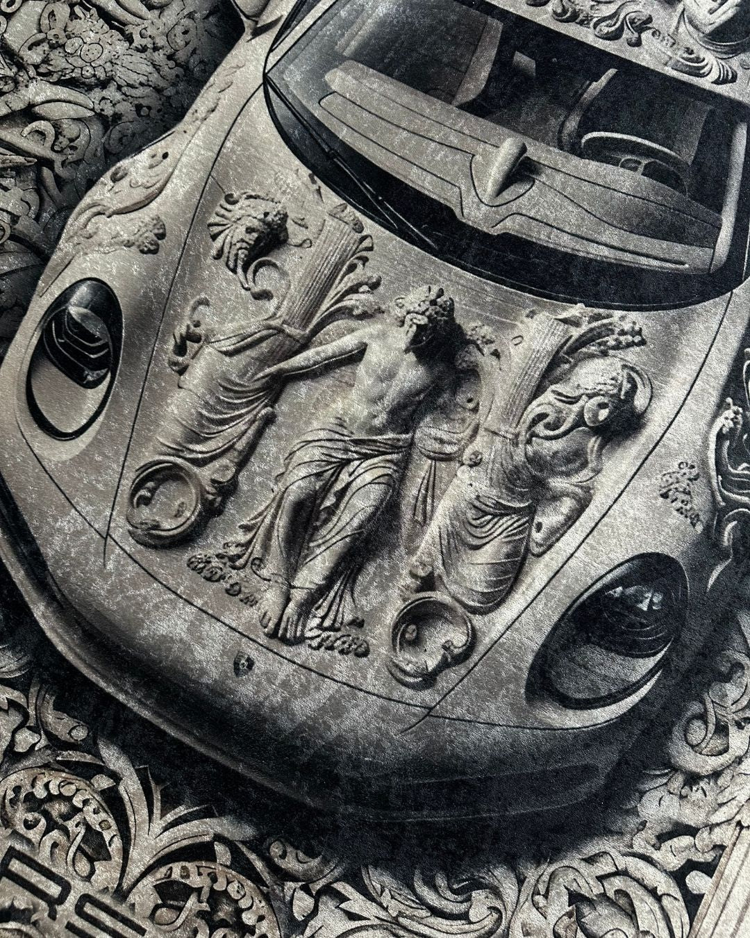 Porsche Concept X Antique - Heykel Motifli Halı